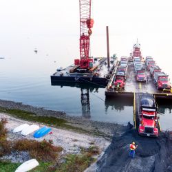La División de Construcción de Cashman Equipment trabajando en Rhode Island